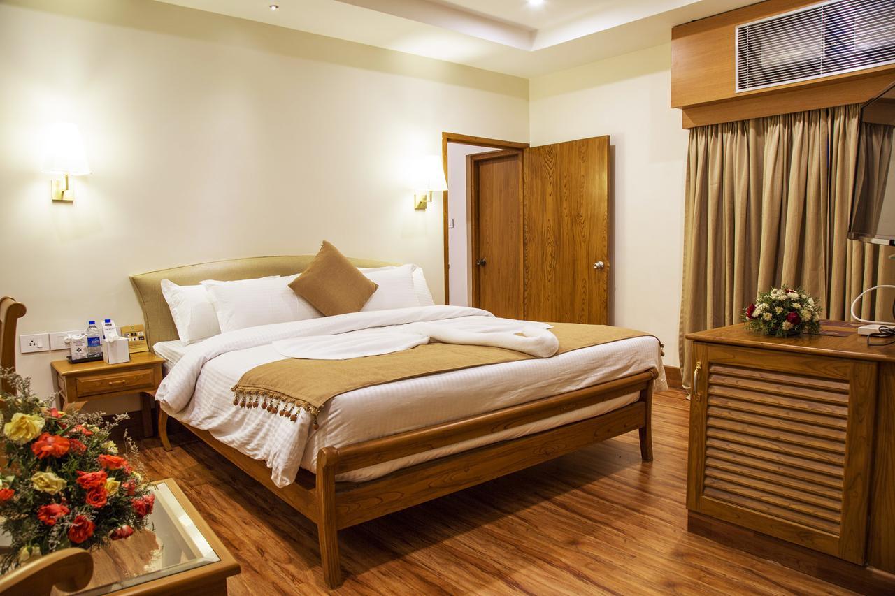 Hill Palace Hotel & Spa Kochi Εξωτερικό φωτογραφία